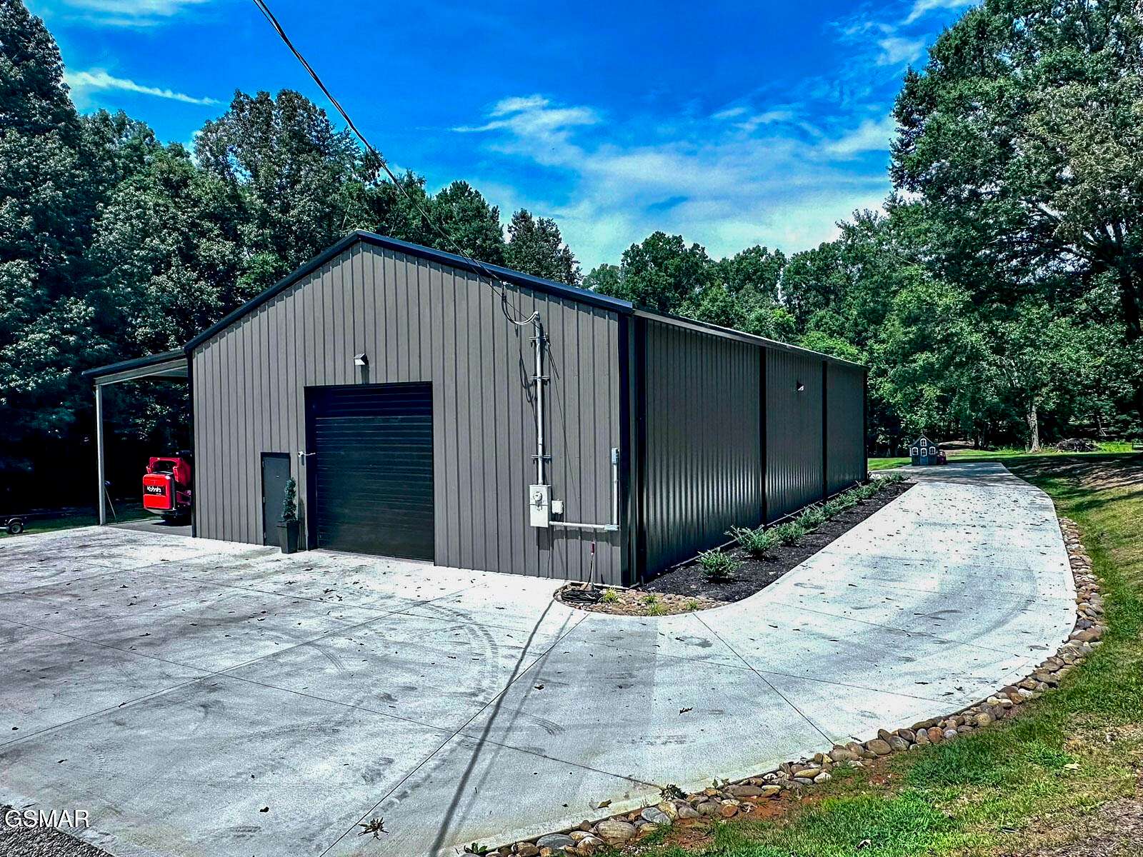 7 Acres of Improved Commercial Land for Sale in Dandridge, Tennessee