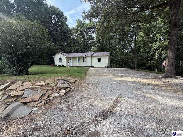 8.44 Acres of Land with Home for Sale in Eastview, Kentucky