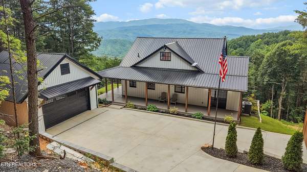 5 Acres of Land with Home for Sale in Maryville, Tennessee