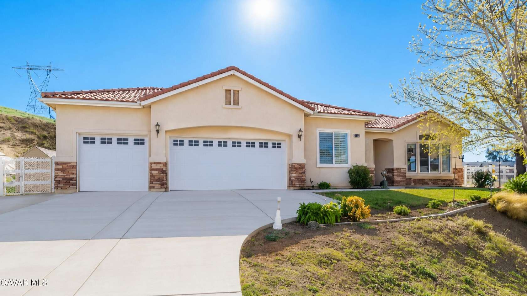 1.5 Acres of Land with Home for Sale in Acton, California