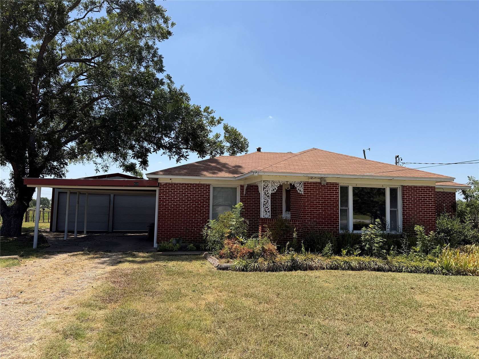 9 Acres of Land with Home for Lease in Sunnyvale, Texas