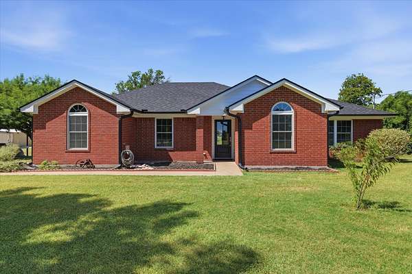 2.14 Acres of Land with Home for Sale in Eddy, Texas