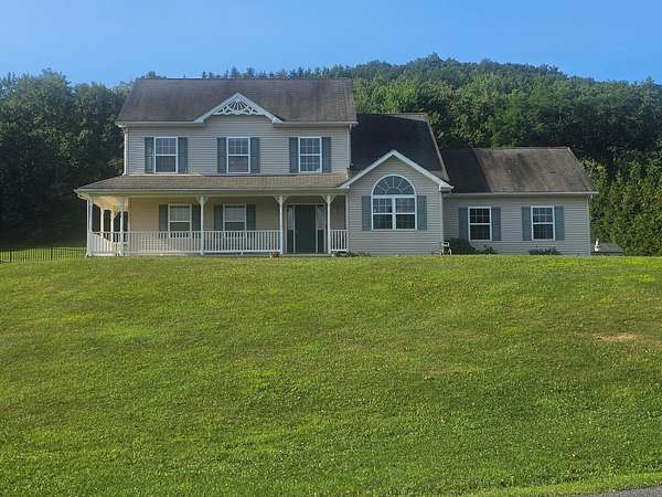2.1 Acres of Improved Residential Land for Sale in Tamaqua, Pennsylvania