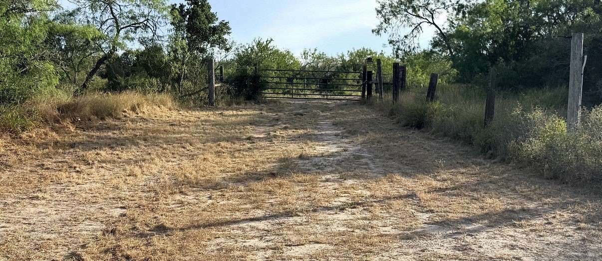 27 Acres of Recreational Land for Sale in San Diego, Texas