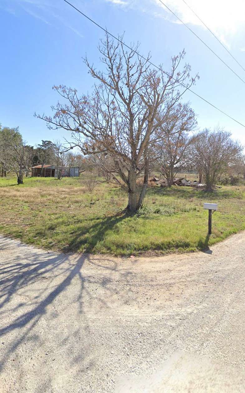 0.33 Acres of Residential Land for Lease in Stockdale, Texas