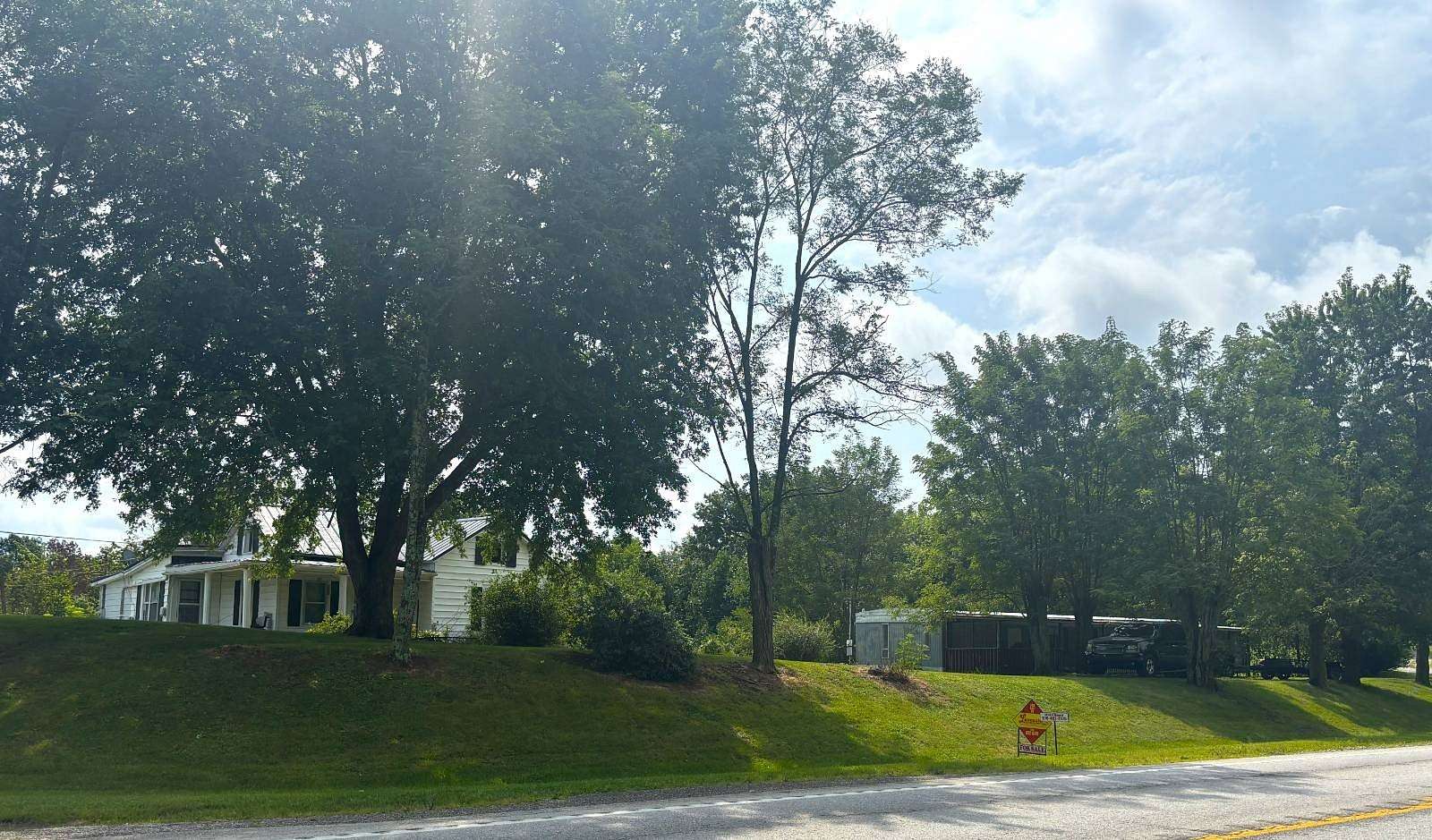 4 Acres of Land with Home for Sale in Willisburg, Kentucky