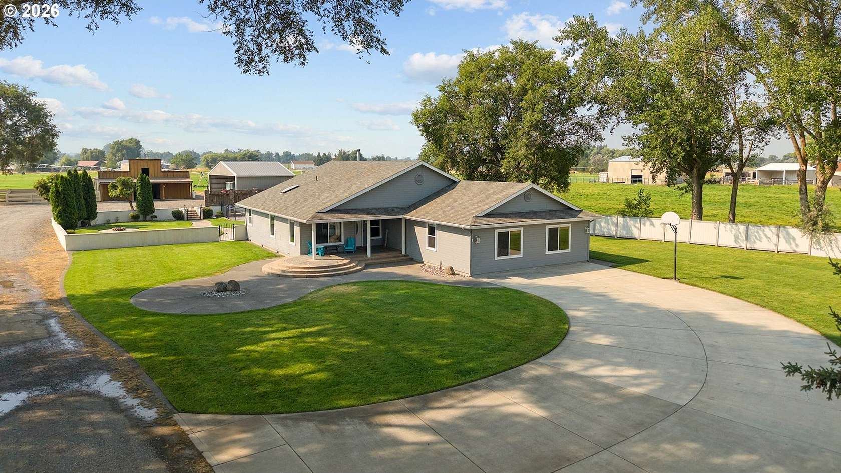 4.55 Acres of Land with Home for Sale in Hermiston, Oregon