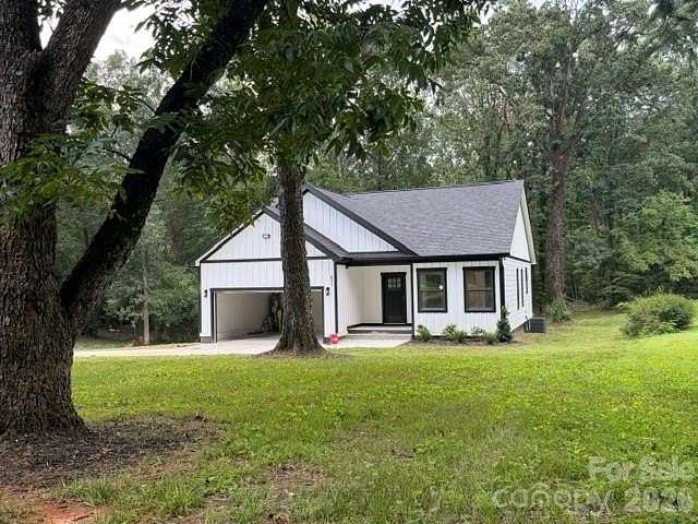 1.73 Acres of Land with Home for Sale in Lincolnton, North Carolina