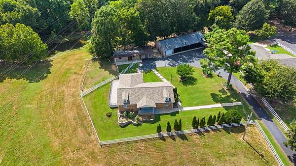 7 Acres of Land with Home for Sale in Memphis, Tennessee