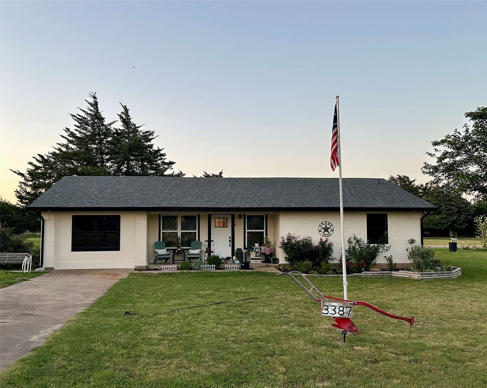 2 Acres of Land with Home for Sale in Van Alstyne, Texas