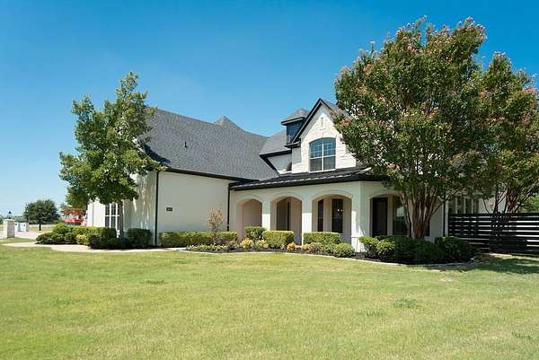 1.5 Acres of Land with Home for Sale in Lucas, Texas