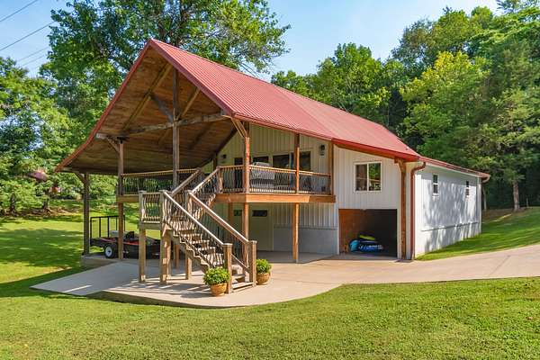 4.26 Acres of Land with Home for Sale in Bon Aqua, Tennessee