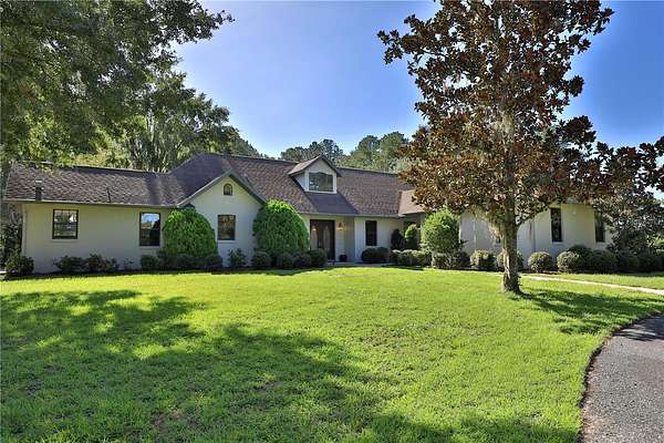45.7 Acres of Agricultural Land with Home for Lease in Micanopy, Florida