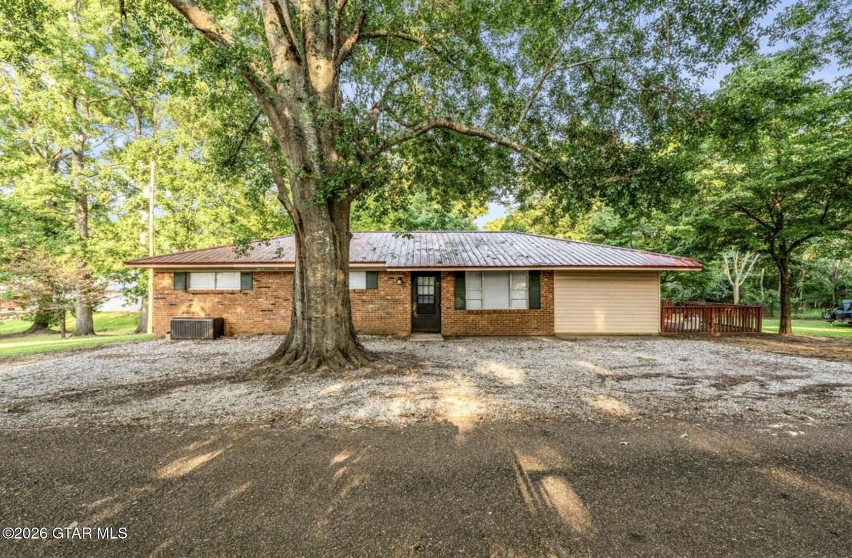 34 Acres of Land with Home for Sale in Caledonia, Mississippi