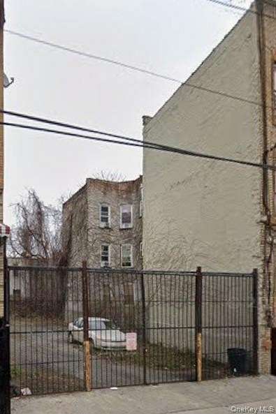 0.05 Acres of Residential Land for Sale in Brooklyn, New York