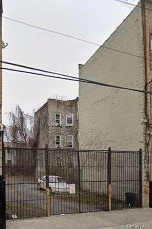 0.05 Acres of Residential Land for Sale in Brooklyn, New York