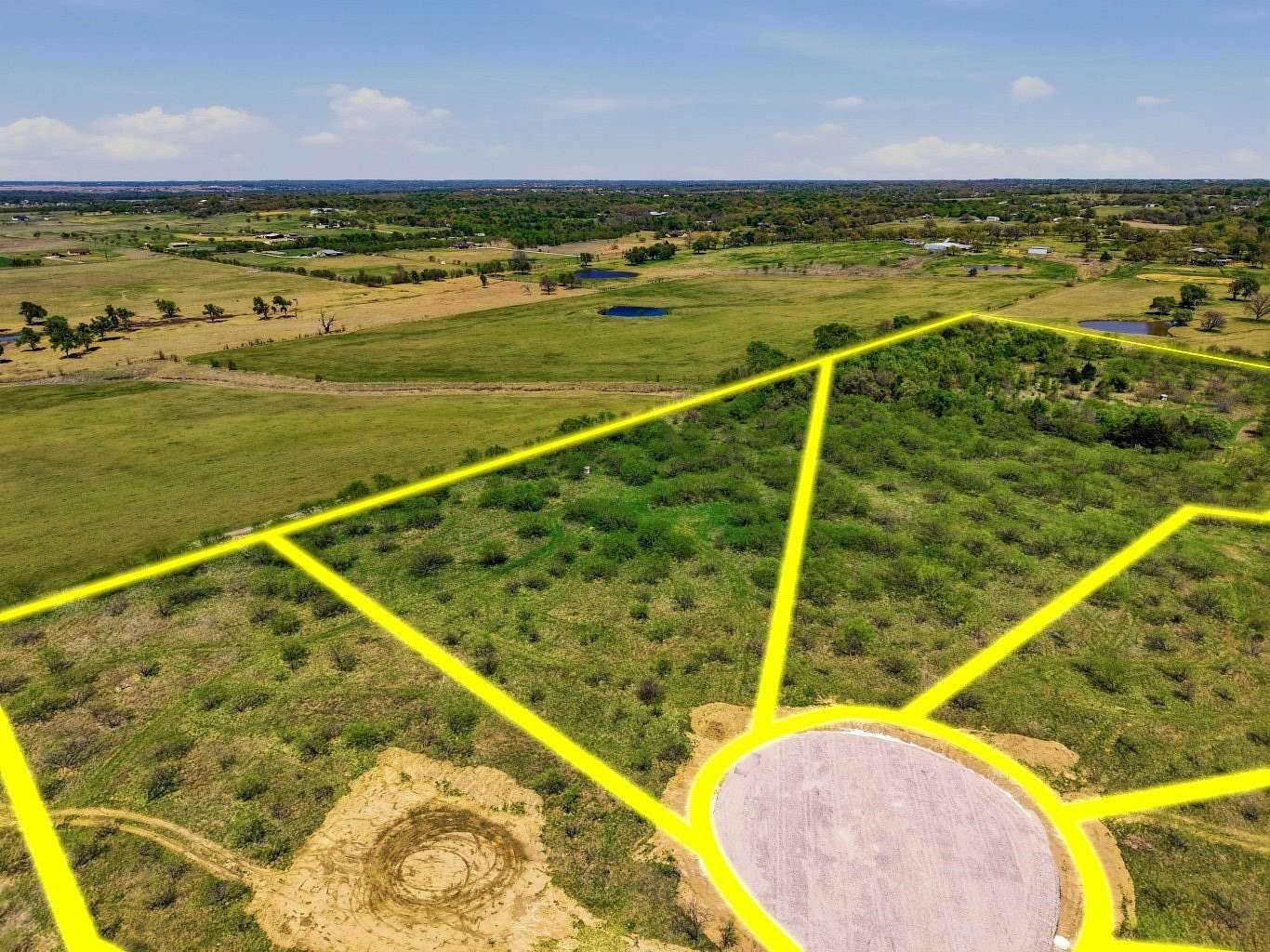3.48 Acres of Residential Land for Sale in Grandview, Texas