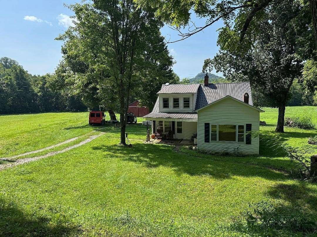 8 Acres of Land with Home for Sale in Gravel Switch, Kentucky