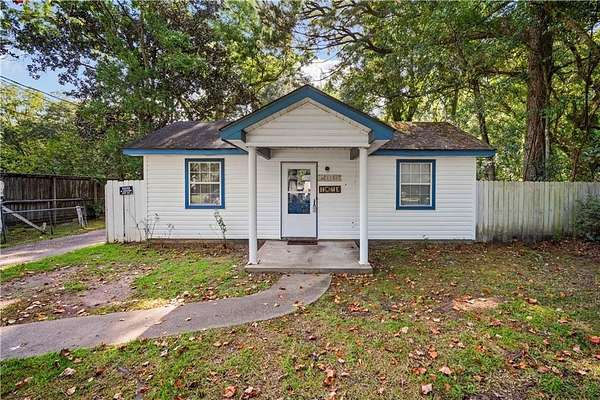 10 Acres of Land with Home for Sale in Mobile, Alabama
