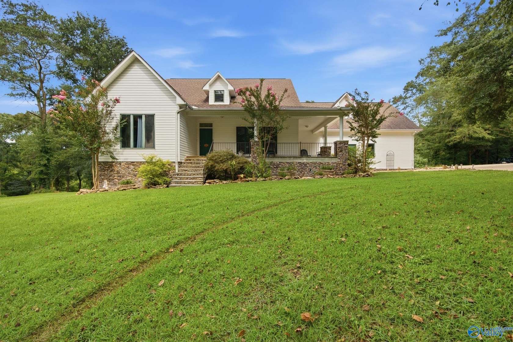 29.1 Acres of Land with Home for Sale in Horton, Alabama