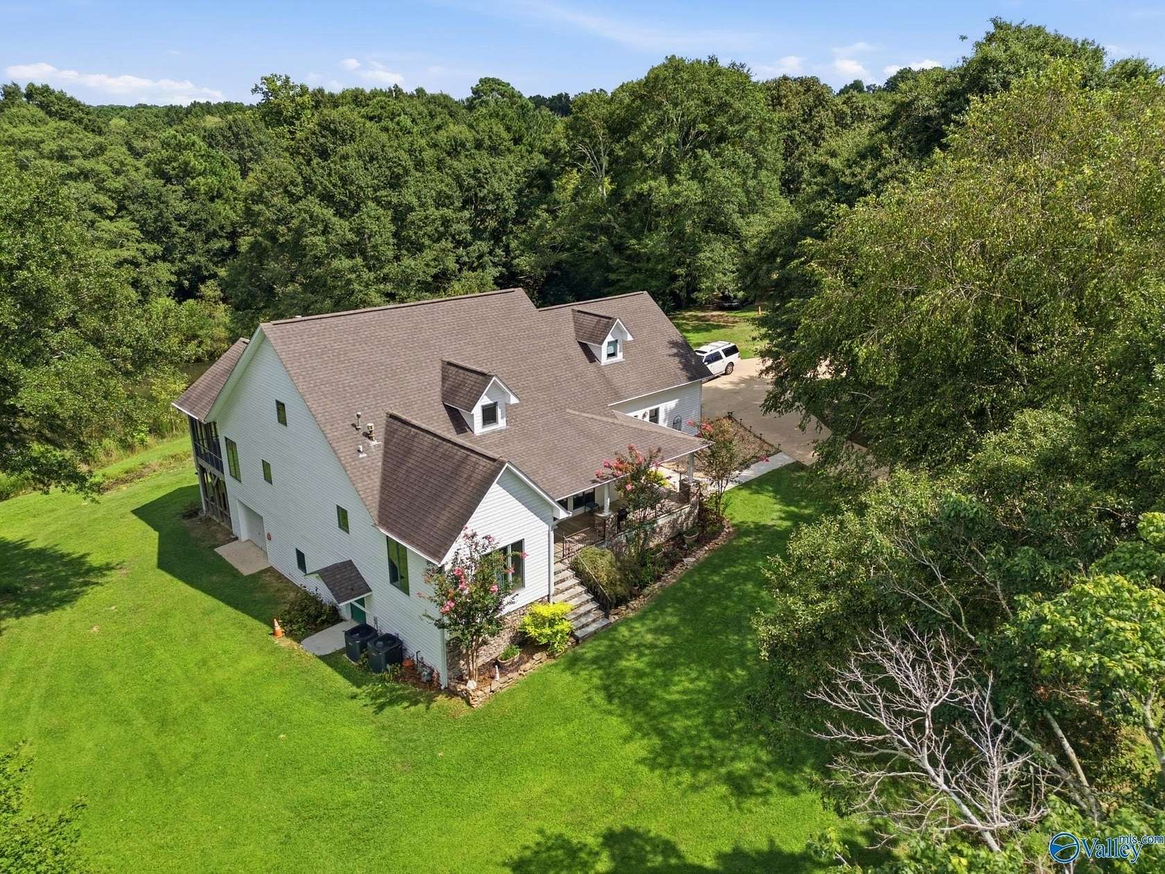 29.1 Acres of Land with Home for Sale in Horton, Alabama