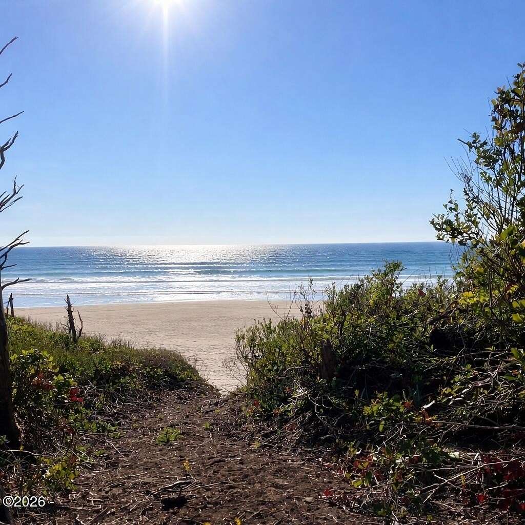 0.95 Acres of Residential Land for Sale in Newport, Oregon
