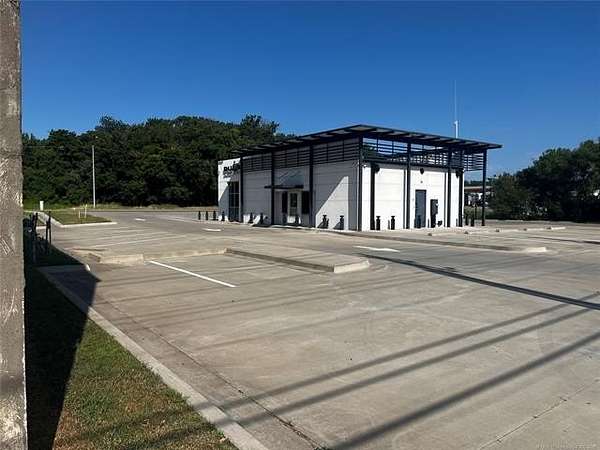 2 Acres of Improved Mixed-Use Land for Sale in Sapulpa, Oklahoma