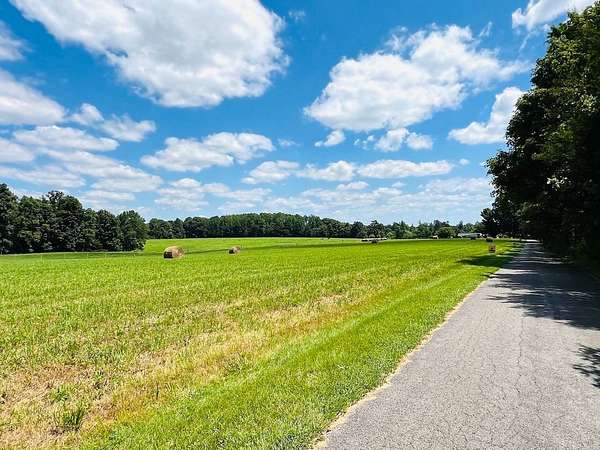 0.86 Acres of Residential Land for Auction in Russell Springs, Kentucky