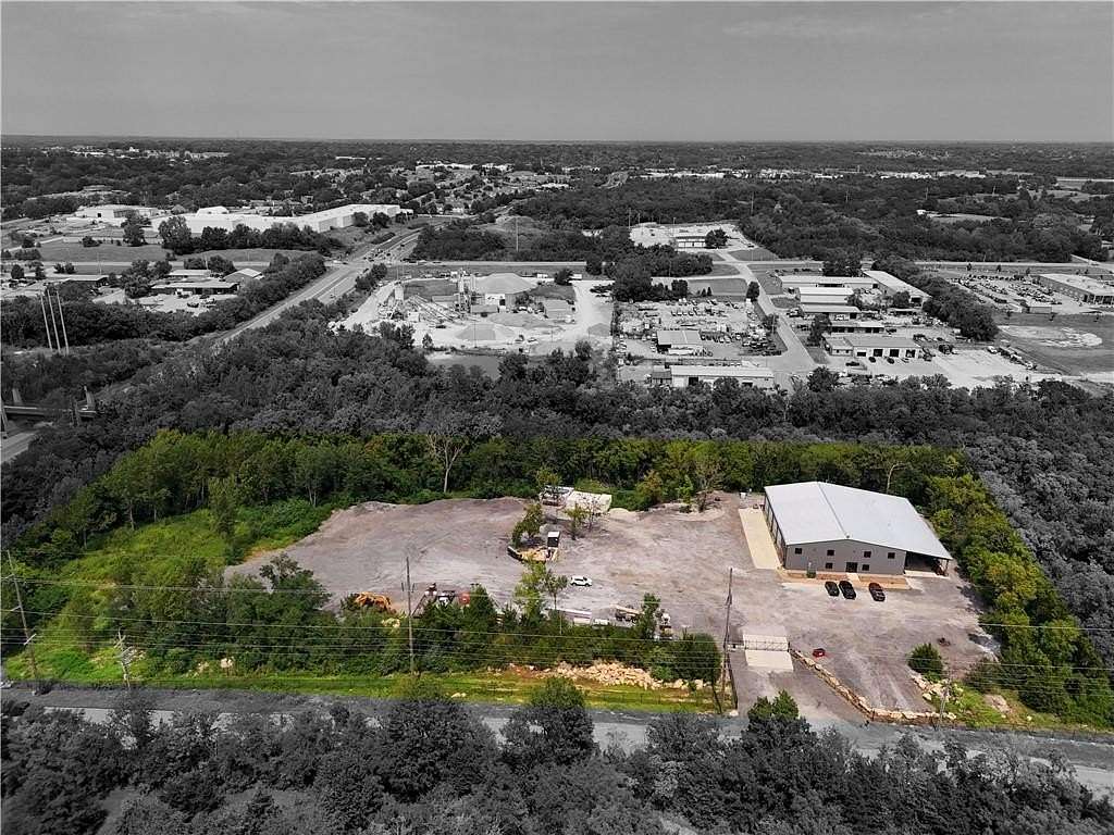 6 Acres of Commercial Land for Lease in Blue Springs, Missouri