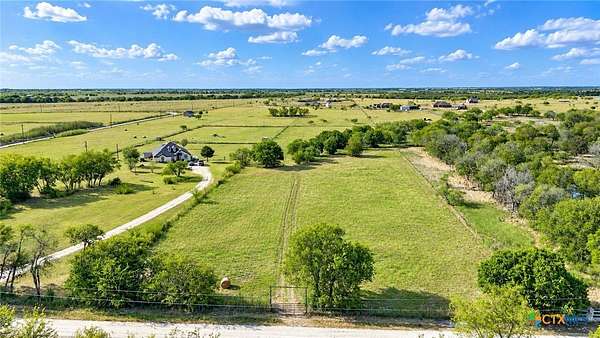 5 Acres of Residential Land for Sale in Corsicana, Texas