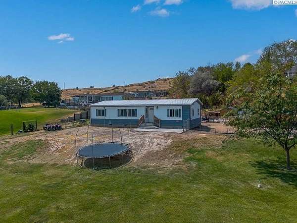 1.75 Acres of Land with Home for Sale in Benton City, Washington