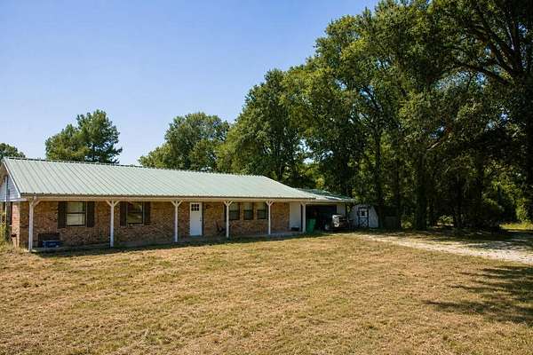 11.6 Acres of Recreational Land with Home for Sale in Tennessee Colony, Texas