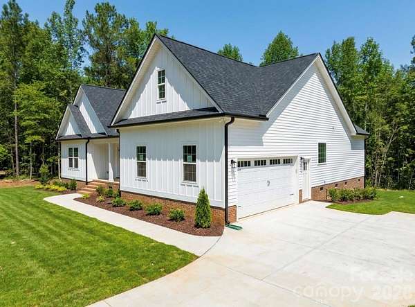 6 Acres of Land with Home for Sale in Richburg, South Carolina