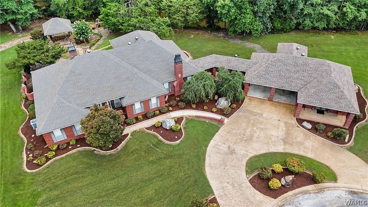 2 Acres of Land with Home for Sale in Fayette, Alabama