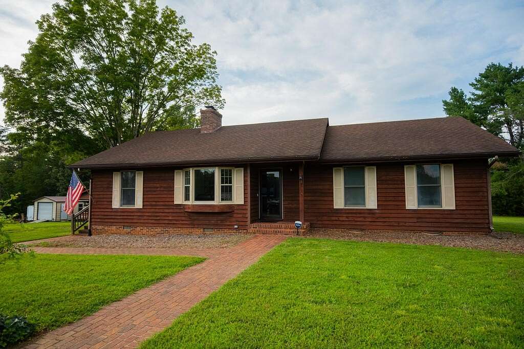 10.4 Acres of Land with Home for Sale in Burkeville, Virginia