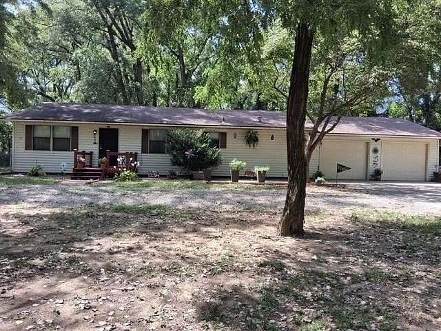 8.89 Acres of Land with Home for Sale in Hutchinson, Kansas