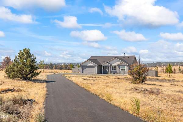 5 Acres of Land with Home for Sale in Prineville, Oregon