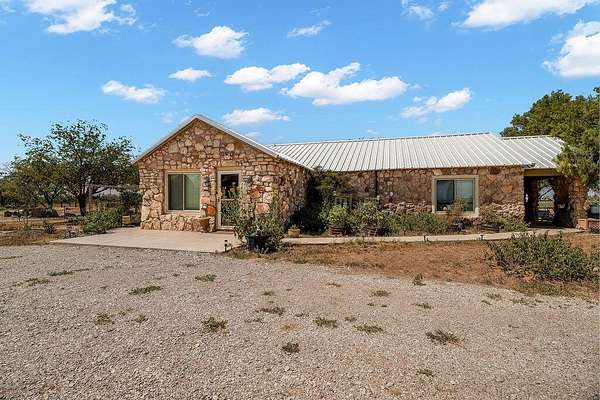 10.5 Acres of Land with Home for Sale in Big Spring, Texas