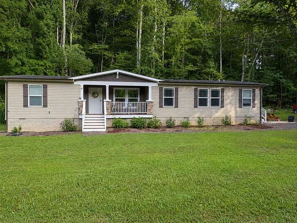 3.49 Acres of Land with Home for Sale in Dover, Tennessee