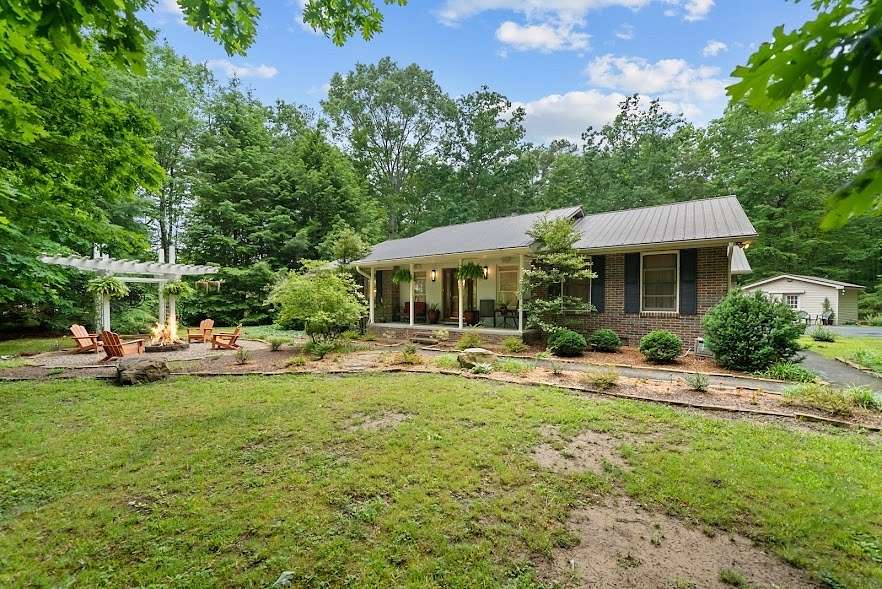 4 Acres of Land with Home for Sale in Monterey, Tennessee