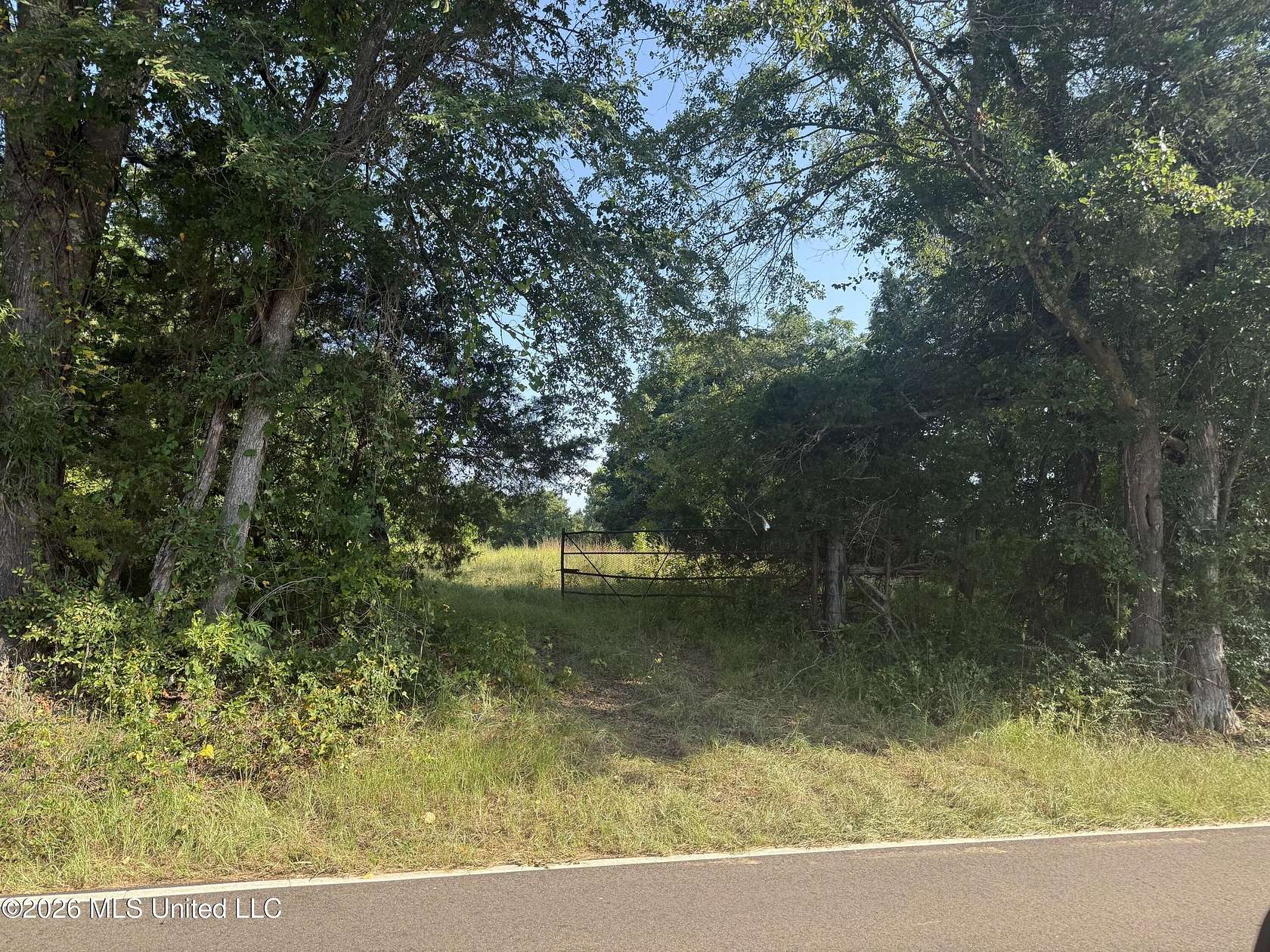 2 Acres of Residential Land for Sale in Flora, Mississippi