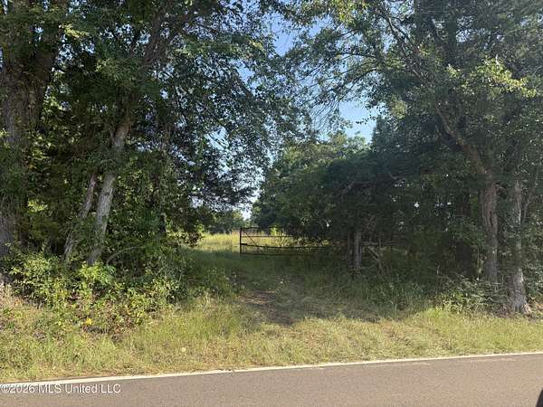 2 Acres of Residential Land for Sale in Flora, Mississippi