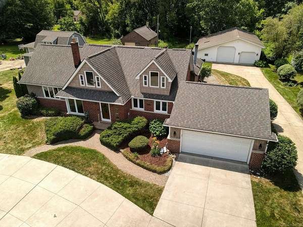 4 Acres of Land with Home for Sale in Macomb Township, Michigan