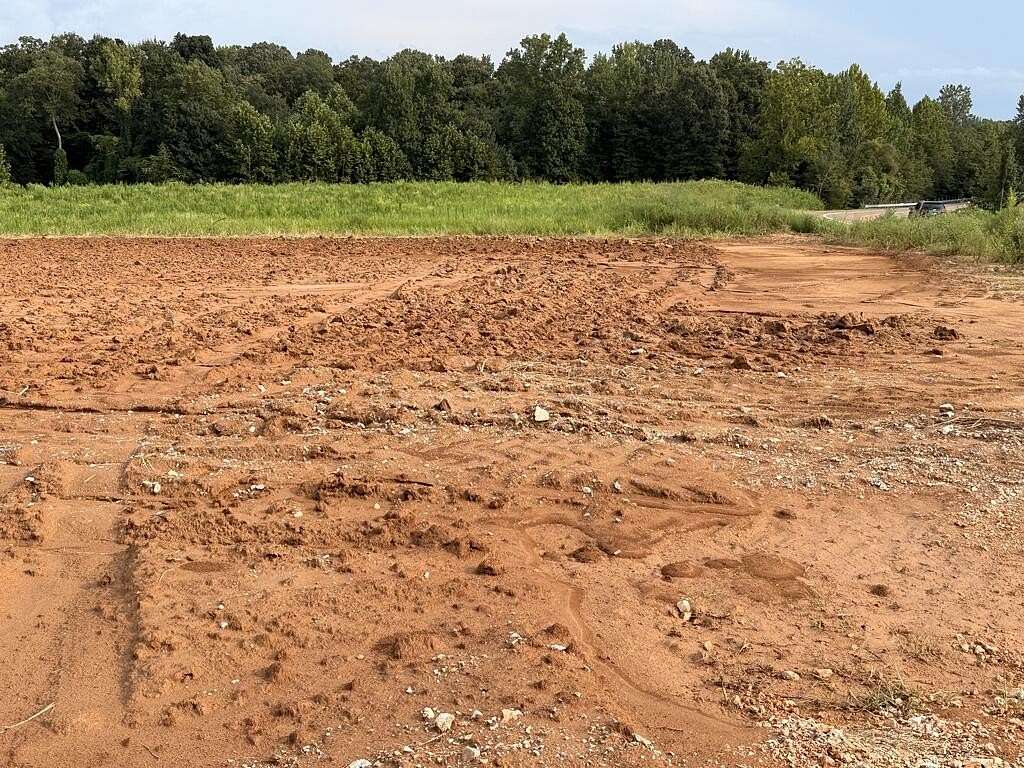 5.5 Acres of Land for Sale in Paris, Tennessee