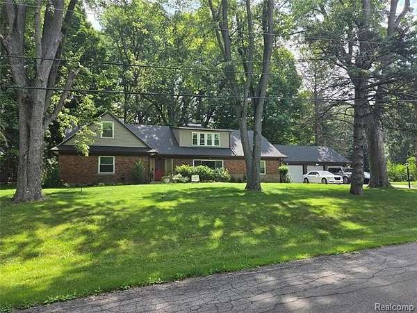 1.63 Acres of Land with Home for Sale in Southfield, Michigan