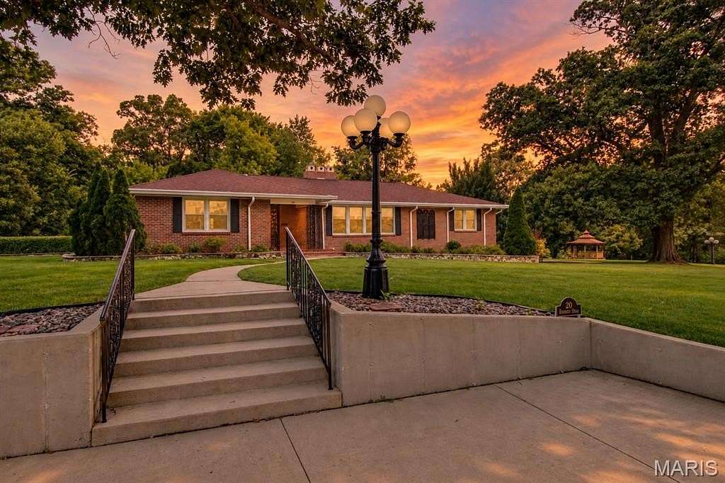 1.7 Acres of Land with Home for Sale in Alton, Illinois