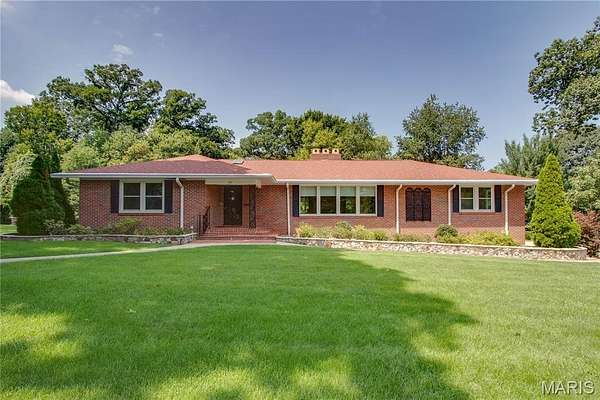 1.7 Acres of Land with Home for Sale in Alton, Illinois
