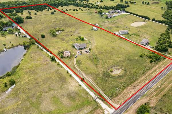 15 Acres of Land with Home for Sale in Farmersville, Texas