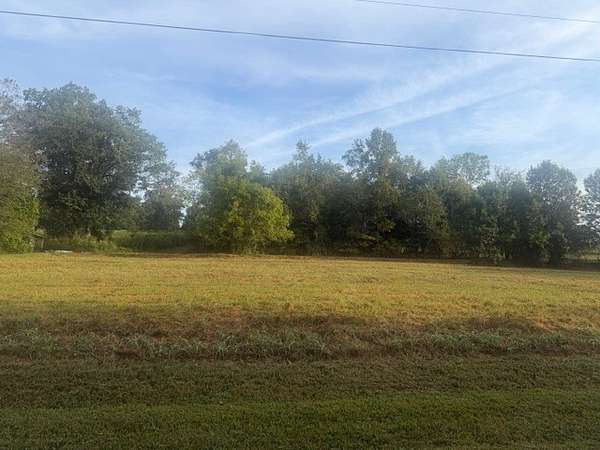 5 Acres of Land for Sale in Chapmansboro, Tennessee