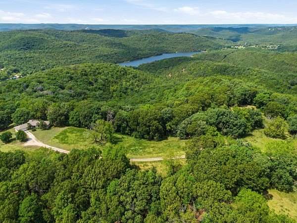 3.16 Acres of Residential Land for Sale in Eureka Springs, Arkansas